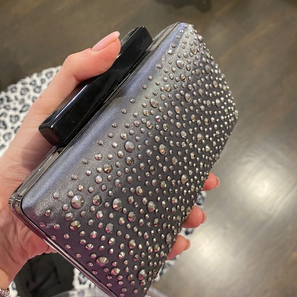 Grey/Silver satin evening clutch - Picture 2 of 6